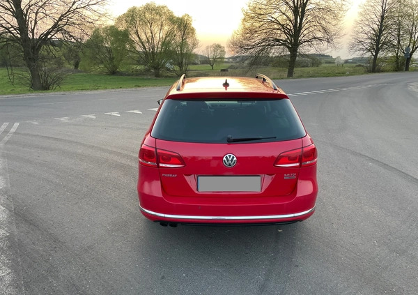 Volkswagen Passat cena 25900 przebieg: 242000, rok produkcji 2012 z Nidzica małe 379